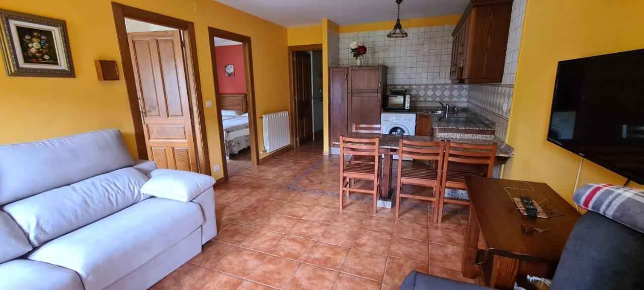 Apartamentos La Corona - Cabrales Carrena de Cabrales Exteriör bild