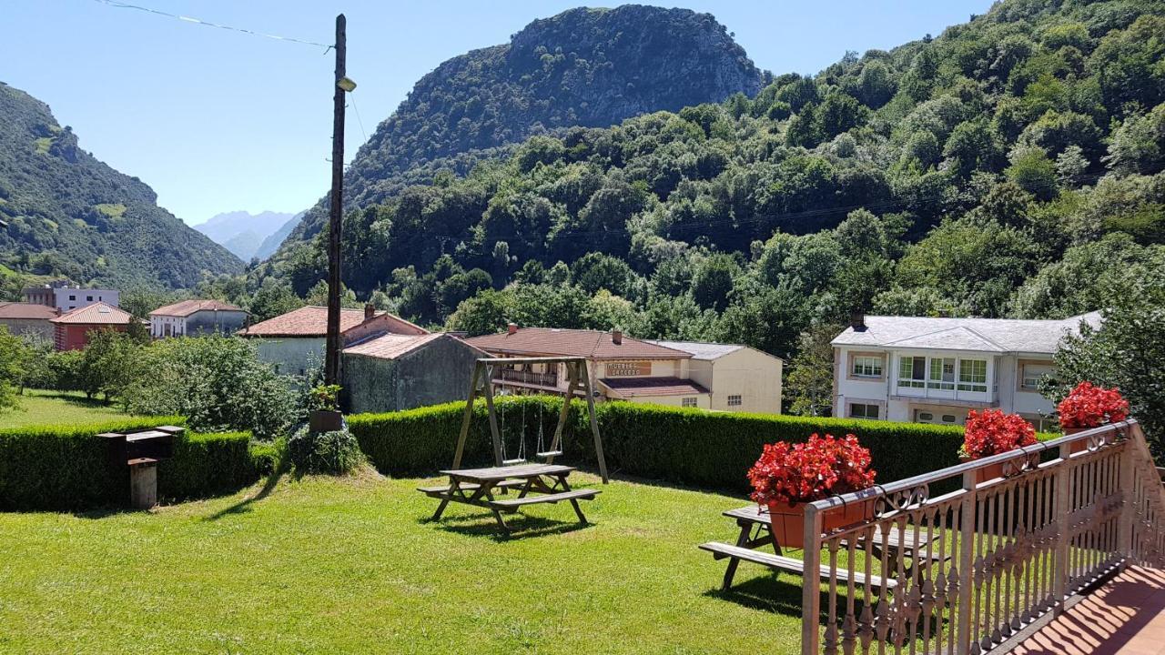 Apartamentos La Corona - Cabrales Carrena de Cabrales Exteriör bild