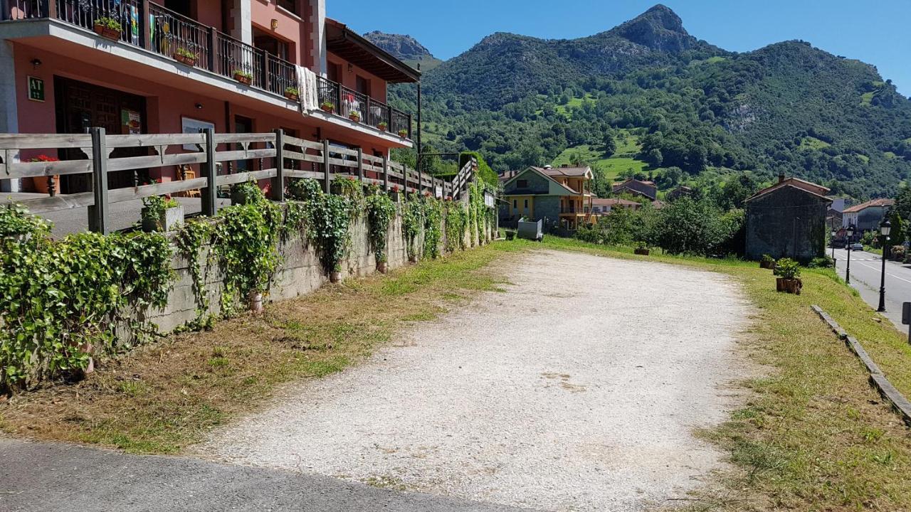Apartamentos La Corona - Cabrales Carrena de Cabrales Exteriör bild