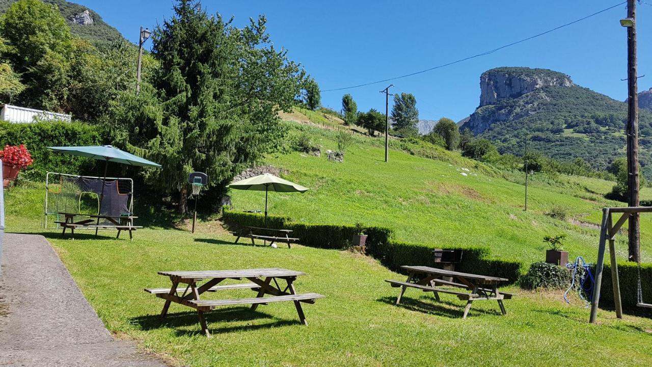 Apartamentos La Corona - Cabrales Carrena de Cabrales Exteriör bild